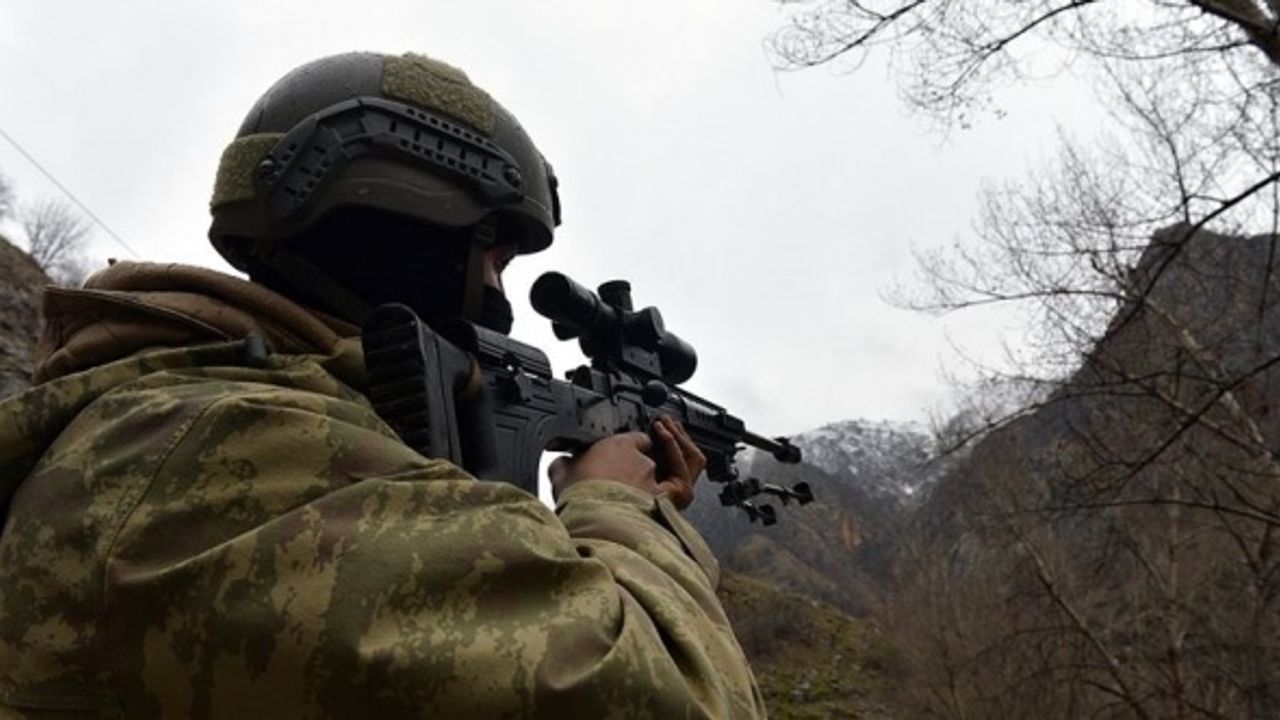 Bir PKK'lı terörist daha teslim oldu