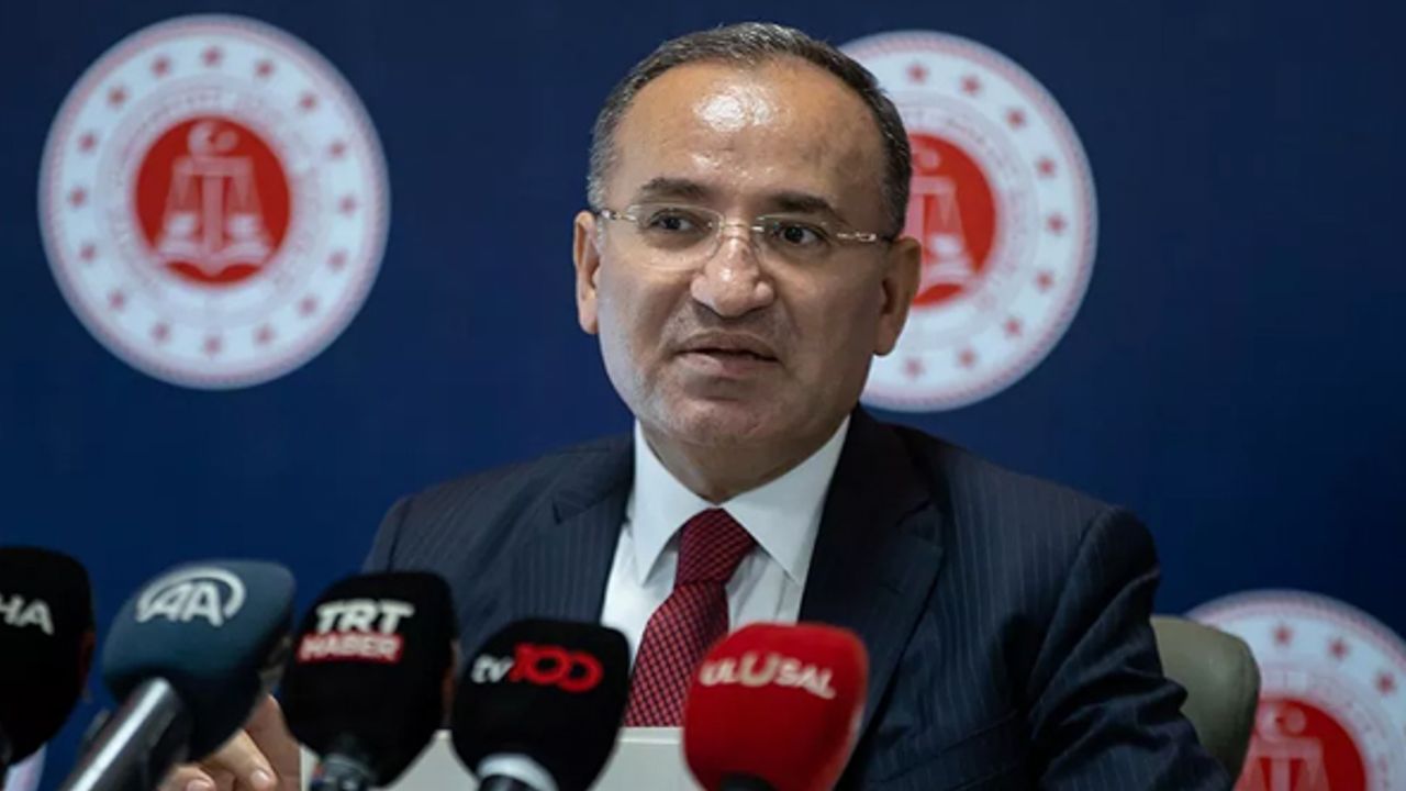 Bakan Bozdağ'dan 'başörtüsü yorumu