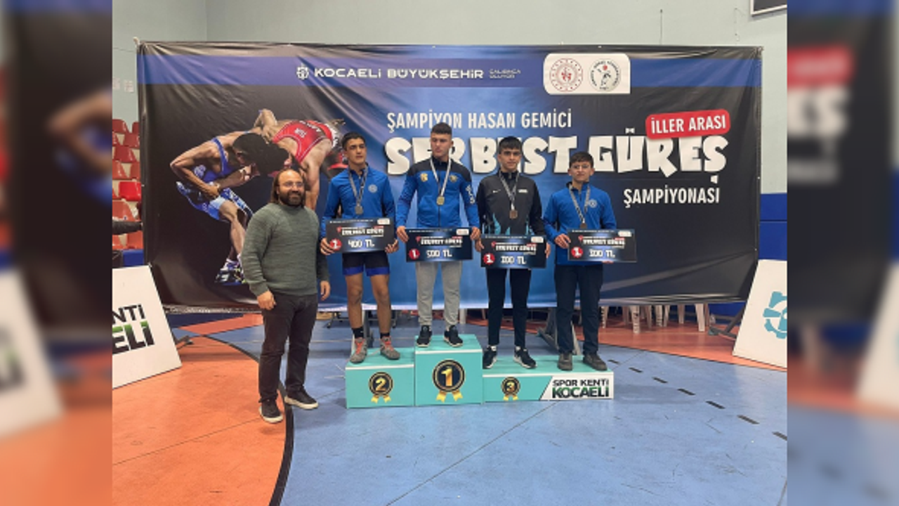 Genç sporculardan 2 bronz madalya
