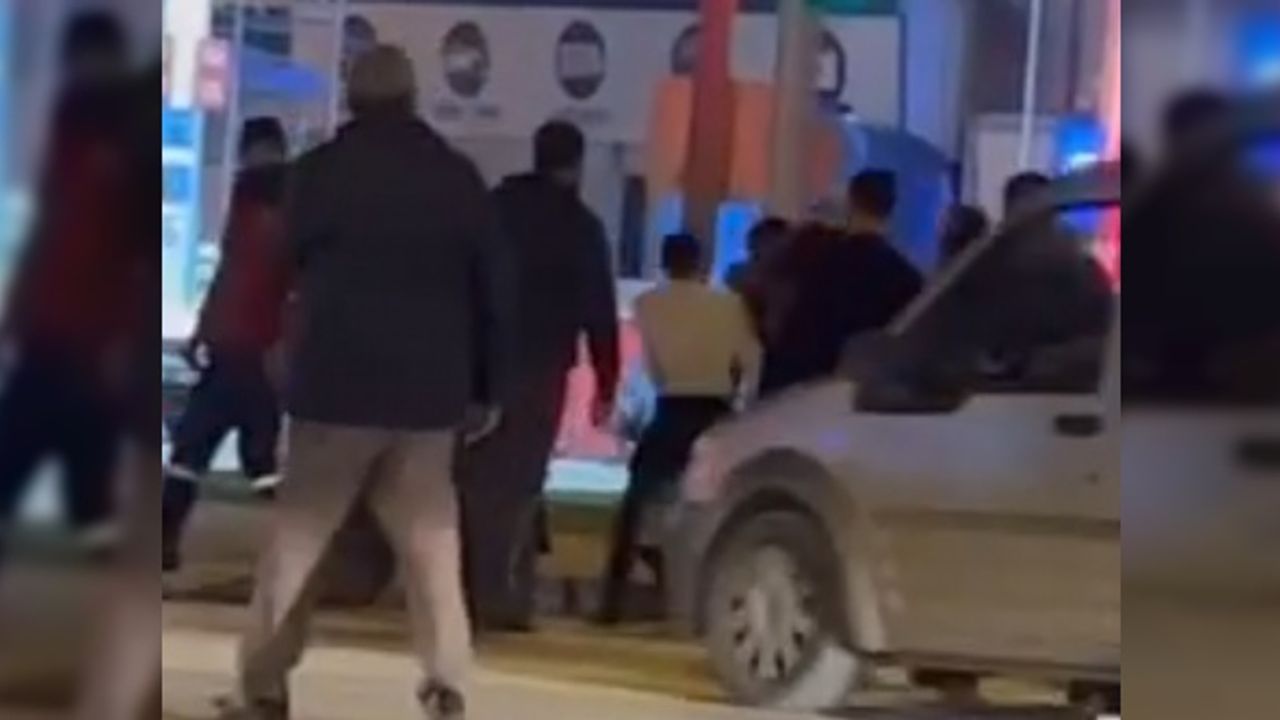 Kadını taciz eden adama meydan dayağı!