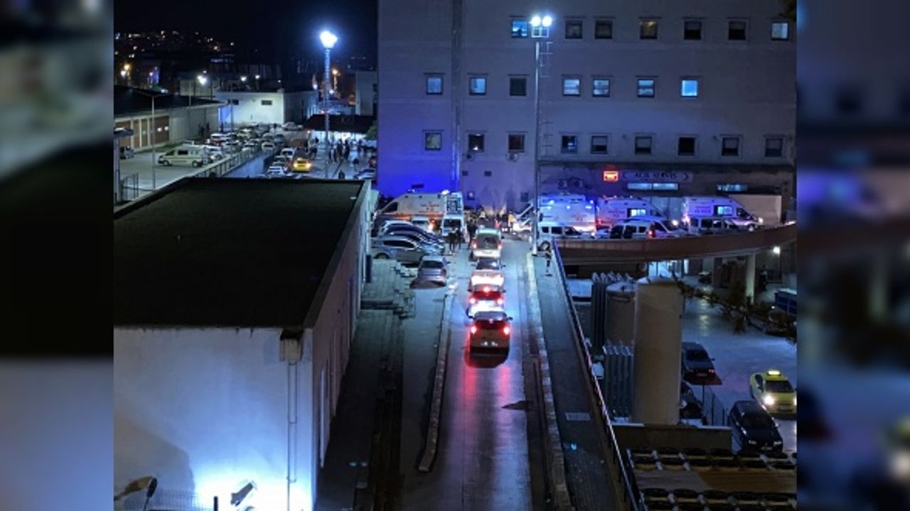 Karasu'da feci kaza 3 yaralı var!