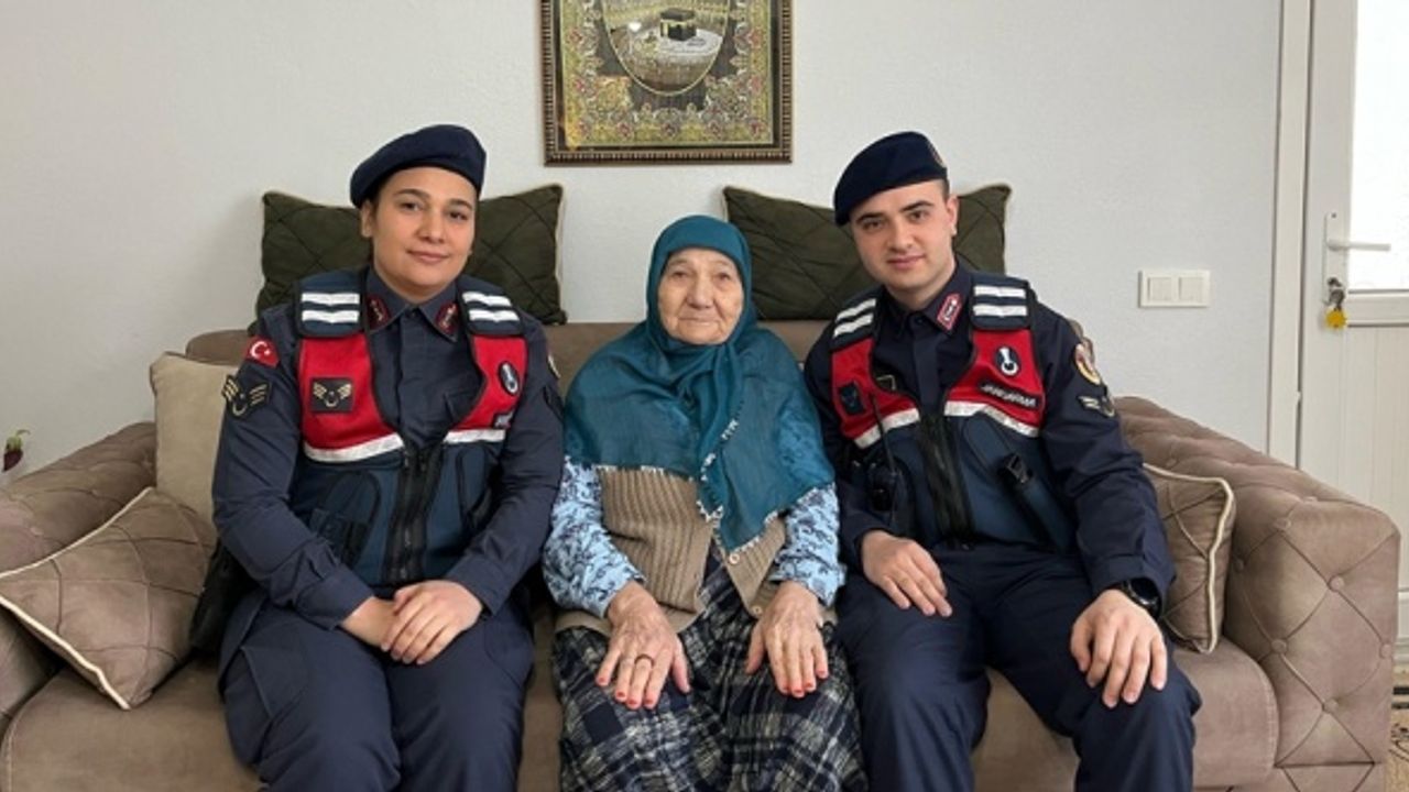 Şaziye ninenin ördüğü çoraplar Mehmetçiğe ulaştı