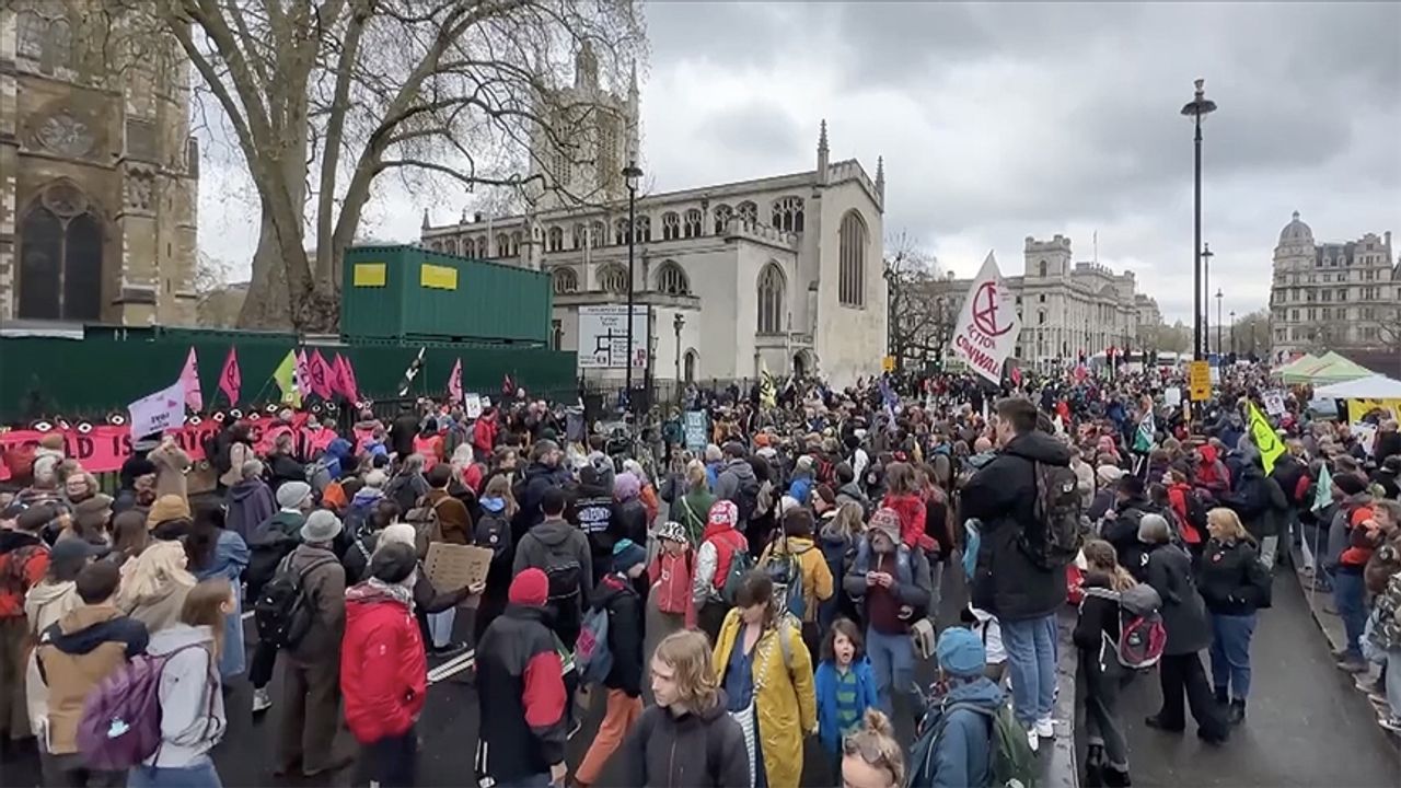 Londra'da sokak gösterileri