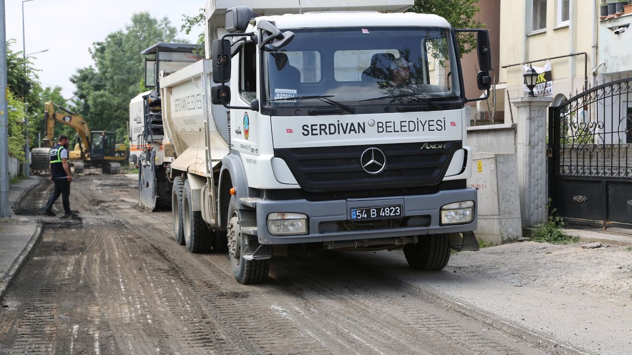 Serdivan’da Asfalt Yenileme Çalışmaları Hız Kesmiyor