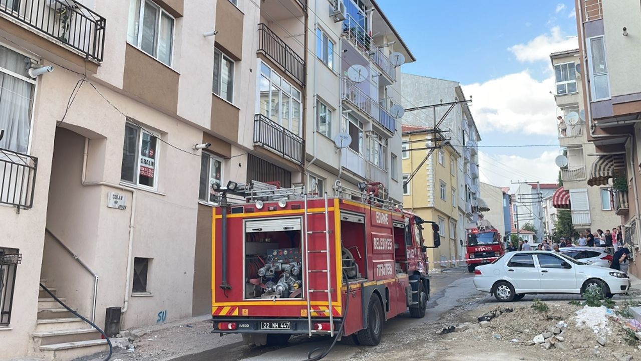 Edirne'de apartman dairesinde çıkan yangın söndürüldü