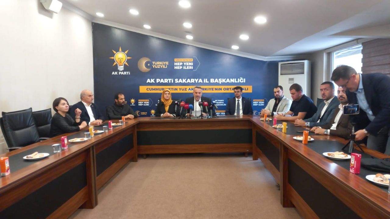 AK Parti kongre öncesi basın açıklamasında bulundu