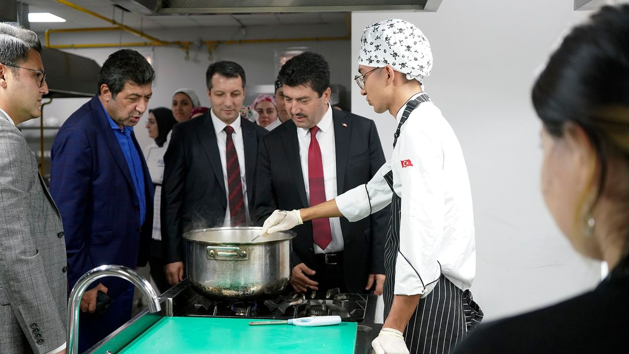 SUBÜ Turizm Fakültesi’nden Cumhuriyetin 100. Yılında Türk Mutfağı etkinliği
