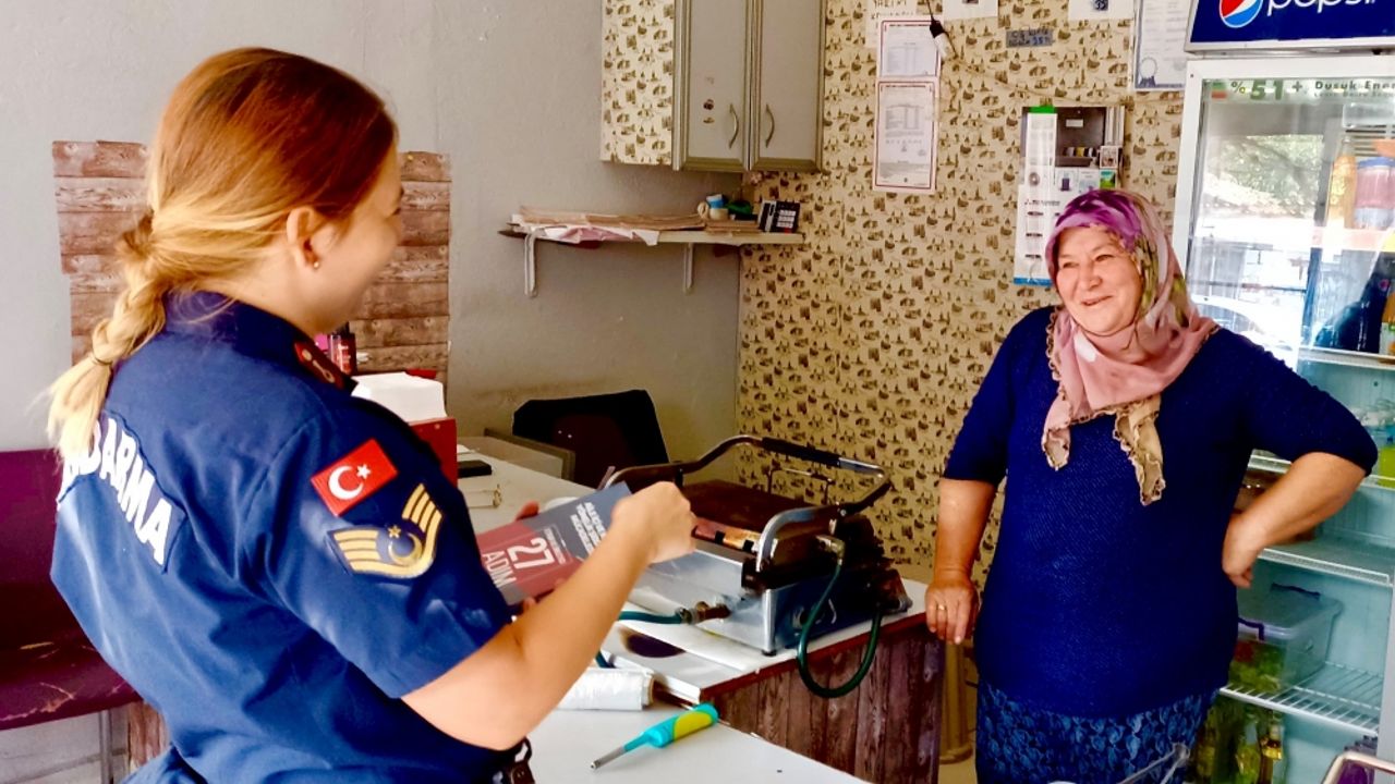 Edirne'de kadınlar aile içi şiddetle mücadele konusunda bilgilendiriliyor