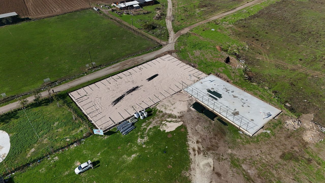 Geyve’de Eşme ve Bayat’a spor kompleksi