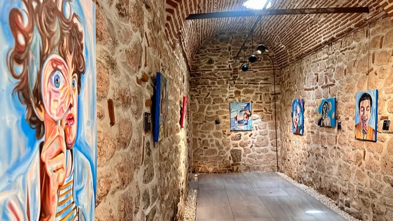 Ayşe Betil’den Üçüncü Kişisel Sergi