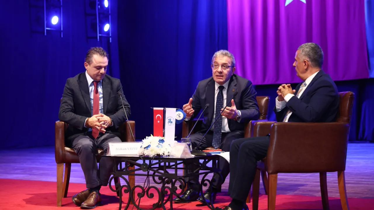 DEÜ’de Medya ve Uluslararası Gündem Söyleşisi