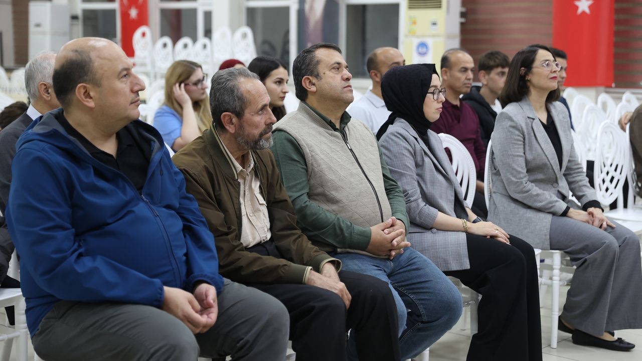 Filistin'in Tarihsel Arka Planı' konferansı düzenlendi