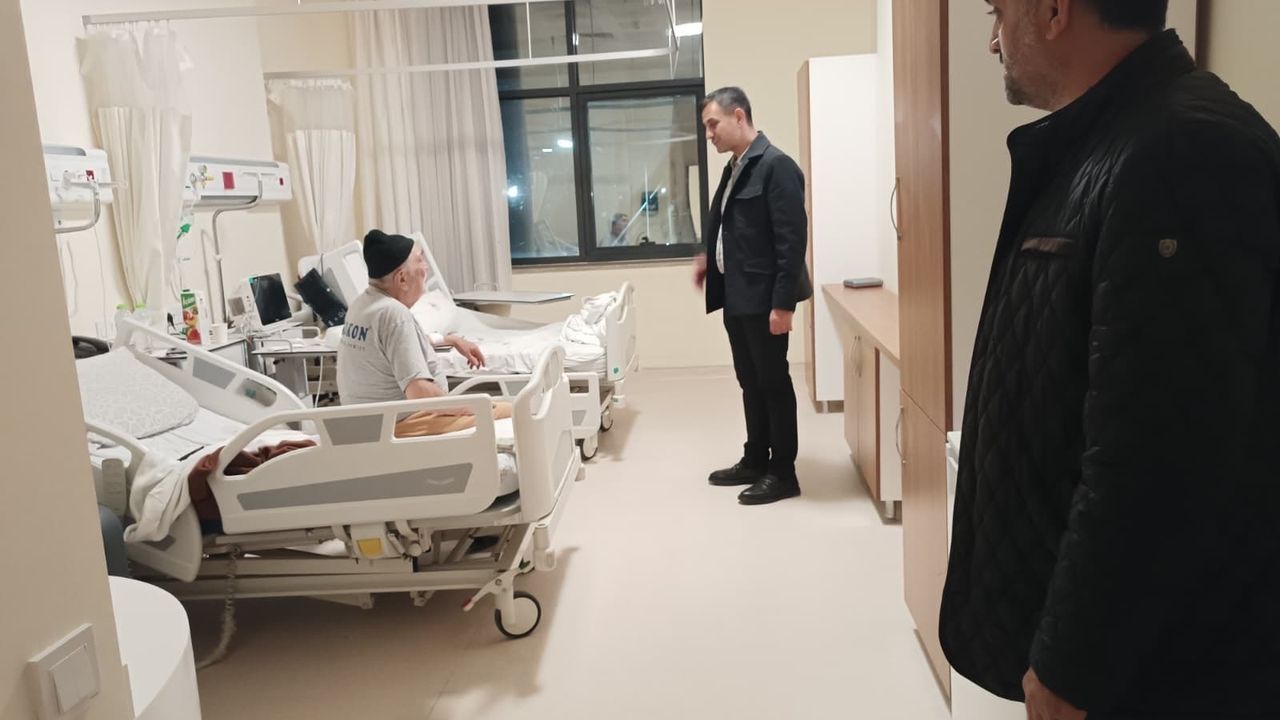 Başkan Fatih Akın’dan Hastalara Moral Ziyareti