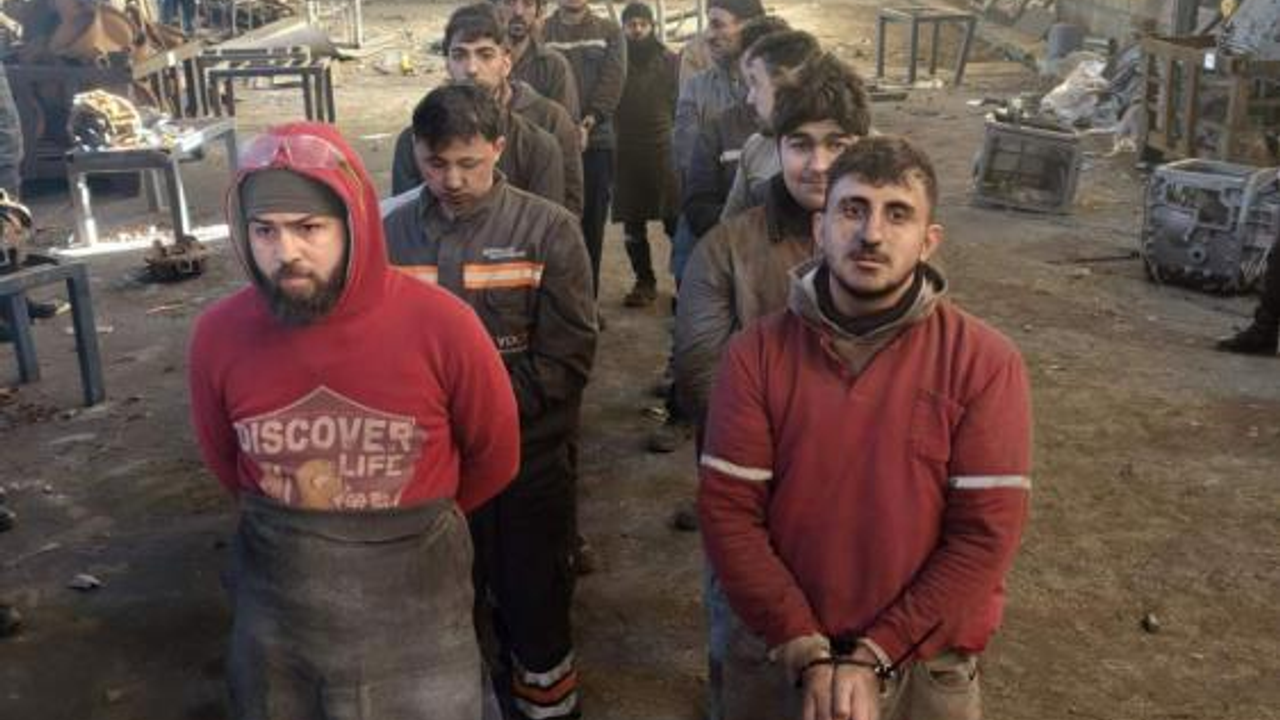 Kaçak Göçmen Operasyonu: 17 Yabancı Uyruklu Yakalandı