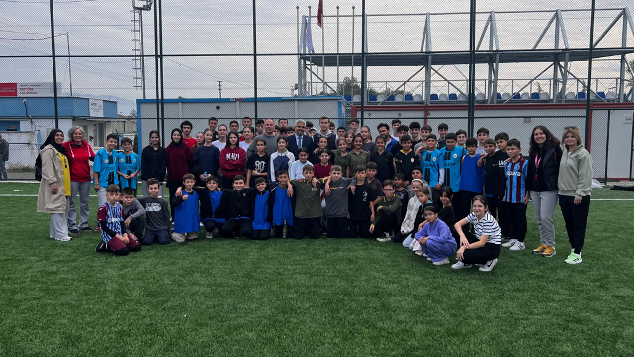 Genç Sporcular Cumhuriyet İçin Yarıştı