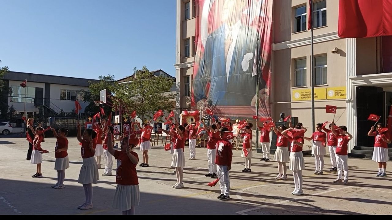 Sakarya Uğur Okulları’nda 29 Ekim Coşkusu