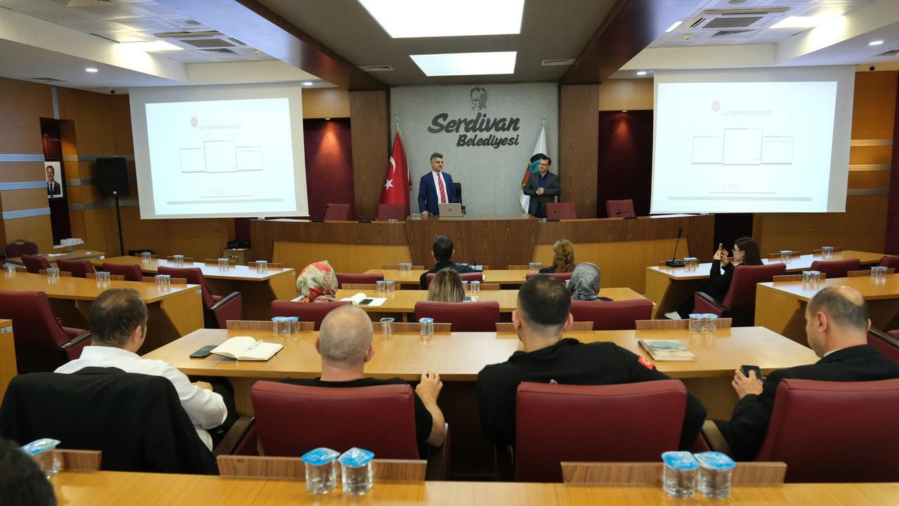 Serdivan Belediyesi personeline CİMER eğitimi verildi