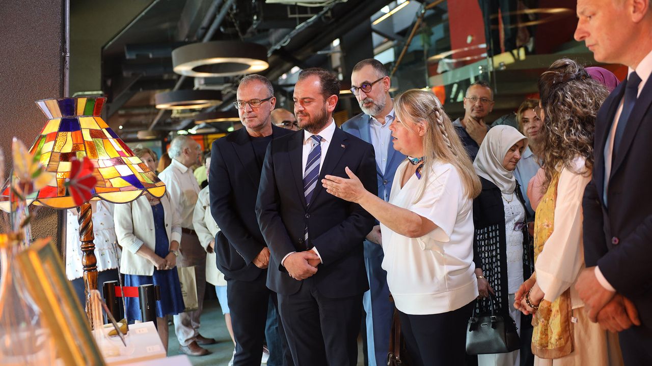 Geleneksel Sanatların Zarafeti Yıl Sonu Sergisinde