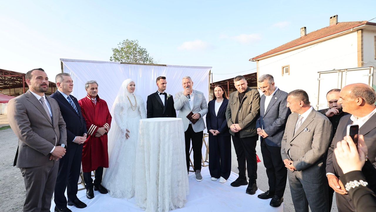 Aysima ve Tarık Çifti Dünyaevine Girdi