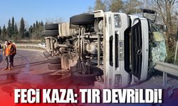 Feci kaza: Tır devrildi!