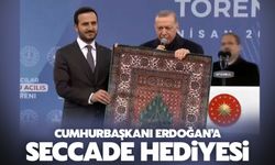 Cumhurbaşkanı Erdoğan’a seccade hediyesi
