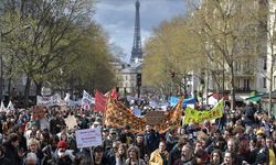 Paris'te gösterilerin maliyeti 1,6 milyon avro