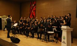 Türk Halk müziği konseri yoğun ilgi gördü