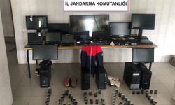 Okullardan hırsızlık yapan iki şüpheli tutuklandı