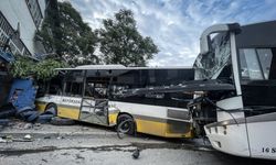 Özel halk otobüsünün çarpıştığı kazada sürücüler yaralandı