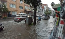 Bursa'nın İnegöl ilçesinde şiddetli yağış hayatı olumsuz etkiledi