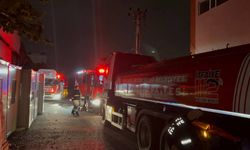 Kocaeli'de fabrikanın deposunda yangın