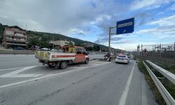 Kocaeli'de refüje çarpan otomobildeki 4 kişi yaralandı