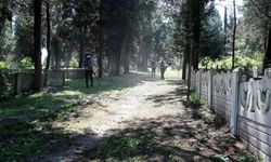 Sakarya'da bayram öncesi mezarlıklar temizleniyor