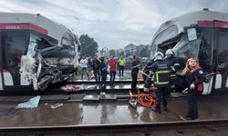 Samsun'da iki tramvay çarpıştı: 1'i ağır 26 yaralı var