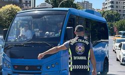 Kadıköy'de sivil trafik ekipleri minibüslerde denetim yaptı