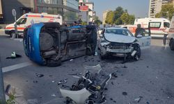 Kartal'da iki otomobilin çarpıştığı kazada 3 kişi yaralandı
