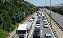 Kocaeli'de iki otomobilin çarpıştığı kazada 2 kişi yaralandı