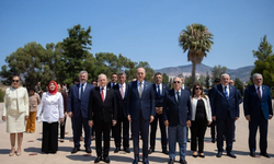 Atabek, TBMM Başkanı Numan Kurtulmuş ile Kıbrıs'a gitti