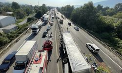 Anadolu Otoyolu'nda zincirleme trafik kazası ulaşımı aksattı