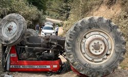 Sakarya’da traktör devrildi: 1 ağır yaralı