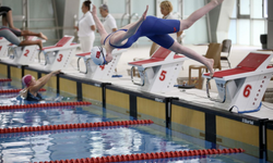 Görme engelli yüzücüler Sakarya'da yarışıyor