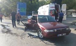 Sapanca'da iki otomobilin çarpıştığı kazada karı koca yaralandı