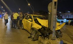 Bursa'da taksi ile motosiklet çarpıştı, 6 kişi yaralandı