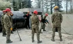 Sakarya’daki komandolara deprem eğitimi