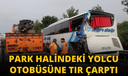 Park halindeki yolcu otobüsüne tır çarptı: 3 yaralı