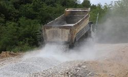 Karıncalı Dede Türbesi yolu onarılıyor.