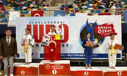 Büyükşehirli Serra nefes kesen mücadelede Türkiye şampiyonluğuna uzandı