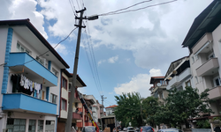 Elektrik Direği Oynuyor! Gültekin Sokak Sakinleri Korku İçinde
