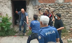 Çöp evini temizletmeyip polisi bıçakladı