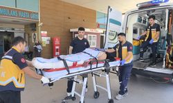 Bursa’da motosiklet ile hafif ticari araç kafa kafaya çarpıştı